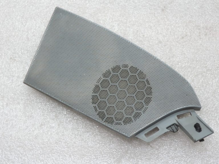 Oriģinālais Renault Espace 5 instrumentu paneļa skaļruņa vāks kreisais 682108438R