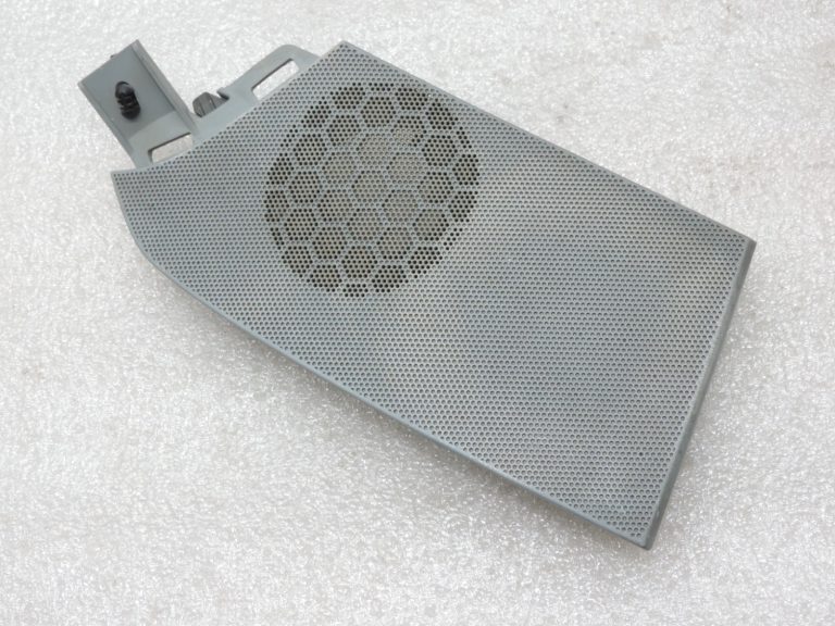 Oriģinālais Renault Espace 5 instrumentu paneļa skaļruņa vāks kreisais 682108438R