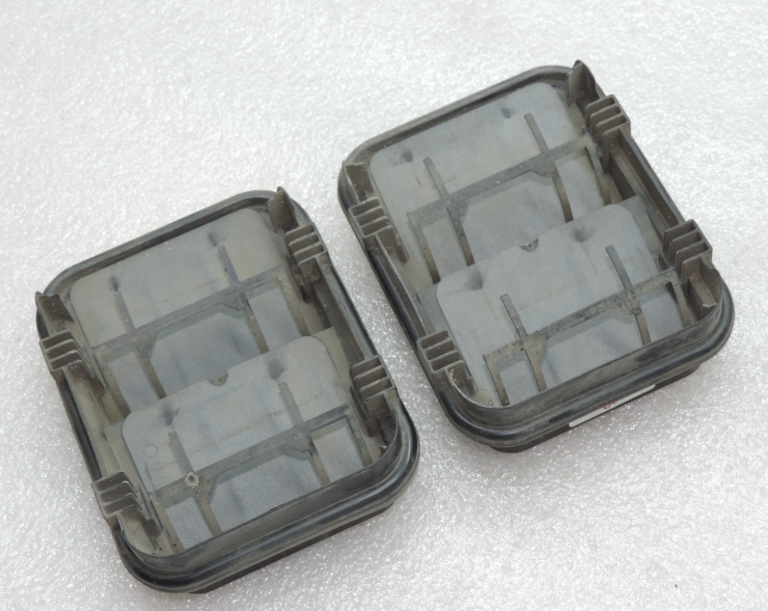 2x oriģināls Renault Espace 5 virsbūves ventilācijas restīšu komplekts