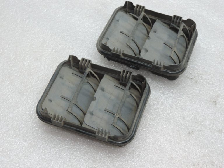 2x oriģināls Renault Espace 5 virsbūves ventilācijas restīšu komplekts