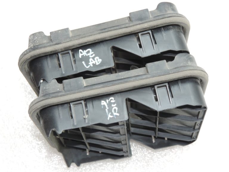 2x oriģināls Renault Espace 5 virsbūves ventilācijas restīšu komplekts