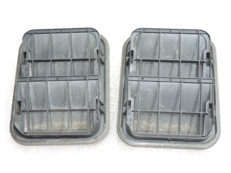2x oriģināls Renault Espace 5 virsbūves ventilācijas restīšu komplekts