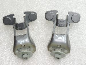 2x oriģinālais Renault Espace 5 aizmugurējo durvju eņģu komplekts pelēks (TEKNG) 904006206R