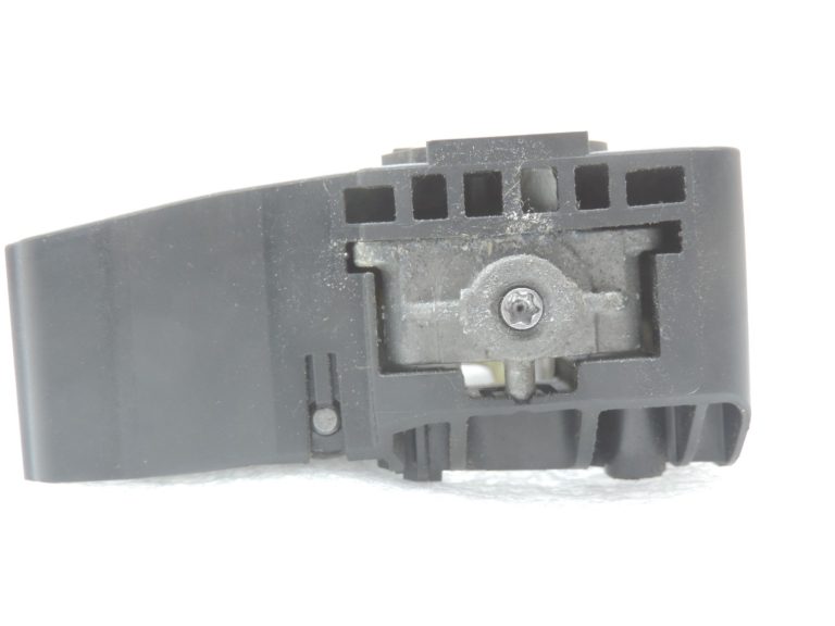 Oriģinālais Renault Espace V durvju roktura rāmis priekšējais/ aizmugurējais kreisais 806079016R