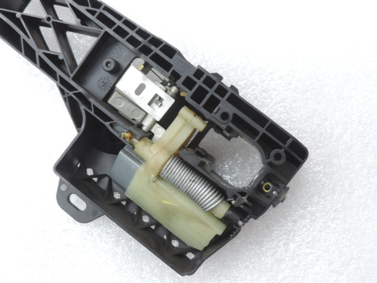 Oriģinālais Renault Espace V durvju roktura rāmis priekšējais/galējais labajā pusē 806068026R
