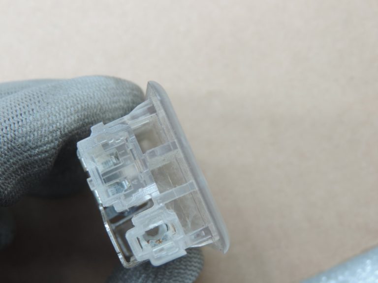 Oriģināls Renault Espace V bagāžnieka apgaismojuma lukturis 264703388R