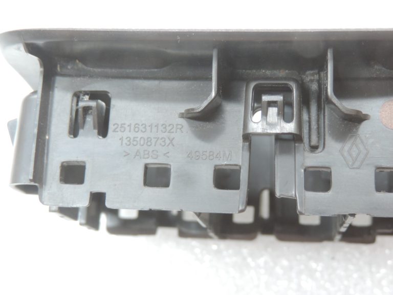 Oriģinālais Renault Espace V instrumentu paneļa pārsegs brūns (HARM02)