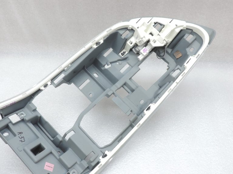 Renault Espace V centrālās konsoles apgaismojuma rāmis ar gaismas joslu 969350167R