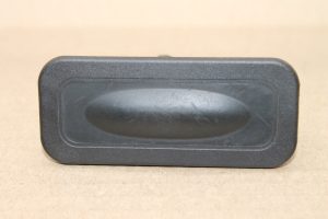 Oriģinālais Renault Captur I Clio III Megane III Zoe aizmugurējo durvju slēdzis 8200076256