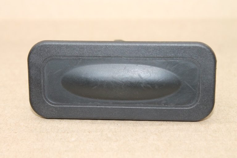 Oriģinālais Renault Captur I Clio III Megane III Zoe aizmugurējo durvju slēdzis 8200076256