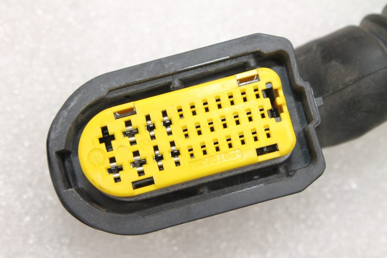 Renault Captur I (J87) Aizmugurējo kreiso durvju elektroinstalācijas instalācija 241278113R