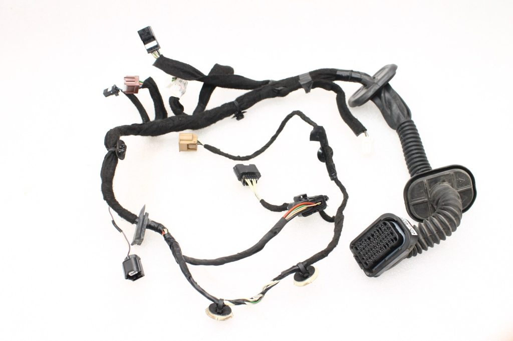 Renault Captur I (J87) Priekšējo kreiso durvju elektroinstalācijas instalācija 241244969R