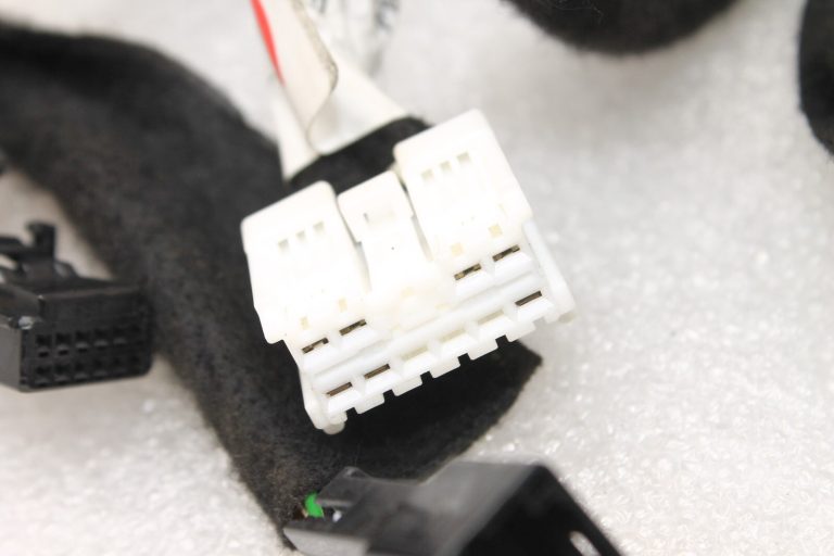 Renault Captur I (J87) Priekšējo kreiso durvju elektroinstalācijas instalācija 241244969R