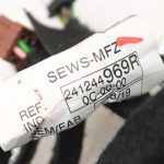 Renault Captur I (J87) Priekšējo kreiso durvju elektroinstalācijas instalācija 241244969R