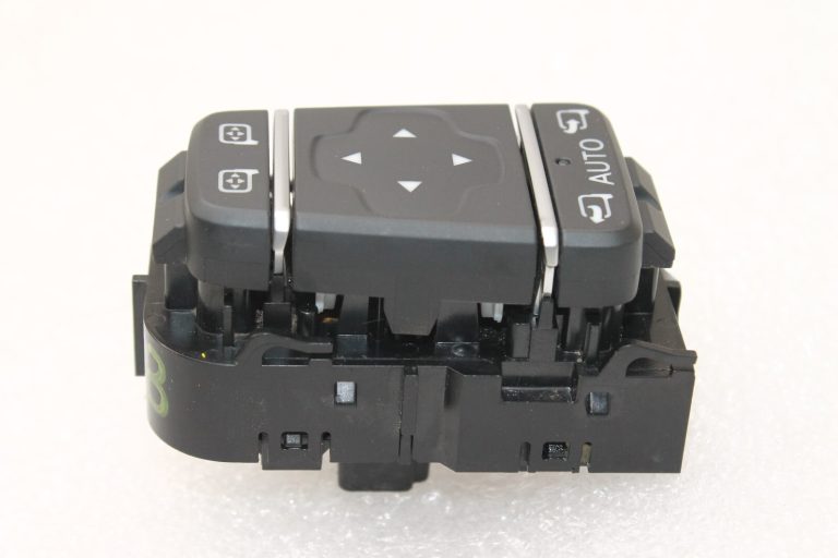 Oriģināls Renault Captur I Clio IV ZoeZE50 Spoguļu regulēšanas slēdzis 255702886R