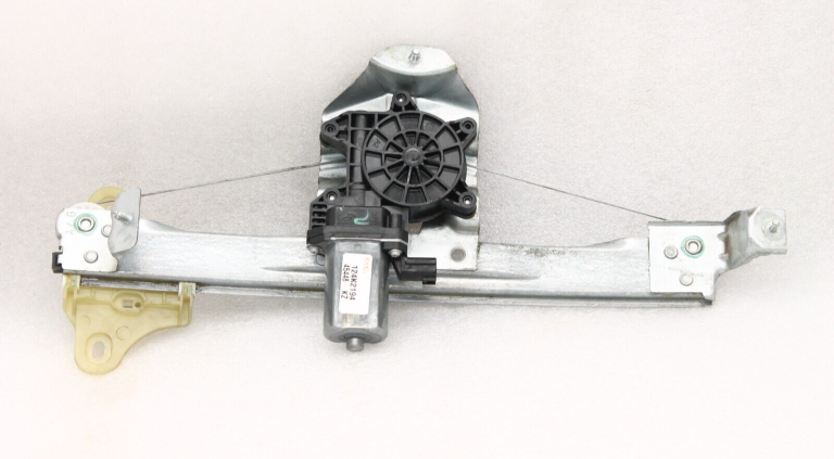 Renault Captur I (J87) Aizmugurējā kreisā loga regulators ar motoru 827012973R