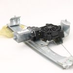 Renault Captur I (J87) Aizmugurējā kreisā loga regulators ar motoru 827012973R