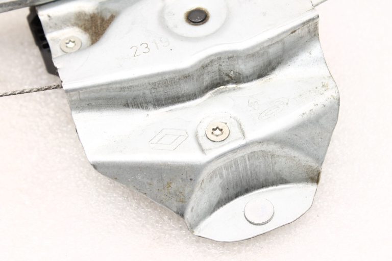 Renault Captur I (J87) Aizmugurējā kreisā loga regulators ar motoru 827012973R