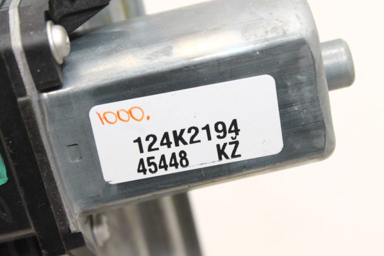 Renault Captur I (J87) Aizmugurējā kreisā loga regulators ar motoru 827012973R