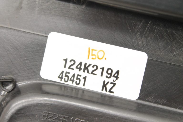 Renault Captur I (J87) Ārējais aizmugurējo kreiso durvju vāks Matt Black 822351661R