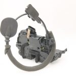 Oriģinālā Renault Captur I (J87) priekšējo kreiso durvju slēdzene 805031332R