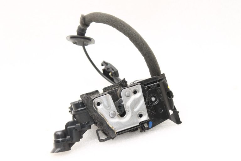 Oriģinālā Renault Captur I (J87) priekšējo kreiso durvju slēdzene 805031332R