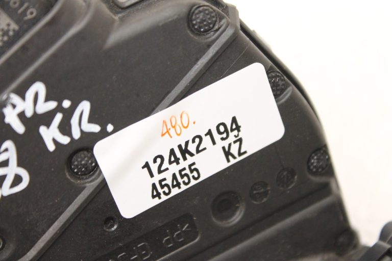 Oriģinālā Renault Captur I (J87) priekšējo kreiso durvju slēdzene 805031332R