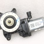 Oriģinālais Renault Captur I (J87) aizmugurējā labā loga motors 128001471