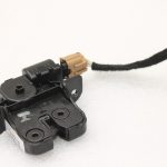 Oriģinālā Renault Captur I (J87) aizmugurējo durvju slēdzene 905039428R