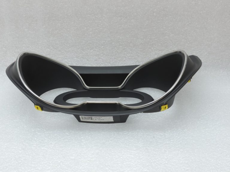Renault Captur I (J87) Instrumentu paneļa spidometra pārsega panelis 682506533R