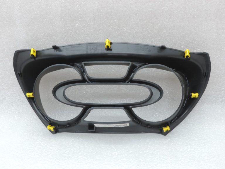 Renault Captur I (J87) Instrumentu paneļa spidometra pārsega panelis 682506533R