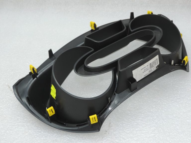 Renault Captur I (J87) Instrumentu paneļa spidometra pārsega panelis 682506533R