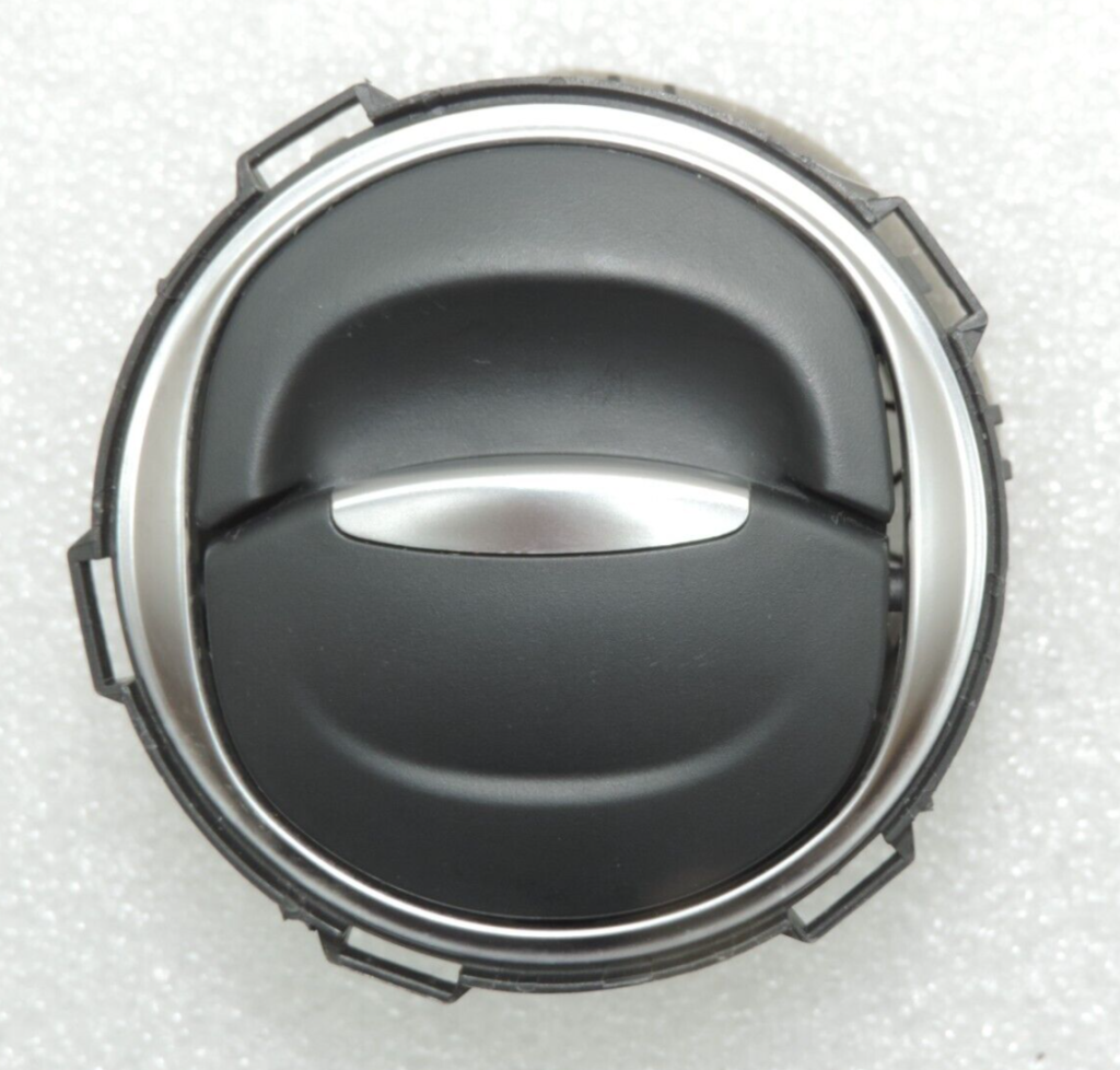 Oriģinālā Renault Captur I instrumentu paneļa ventilācijas atveres kreisais labais 687608143R