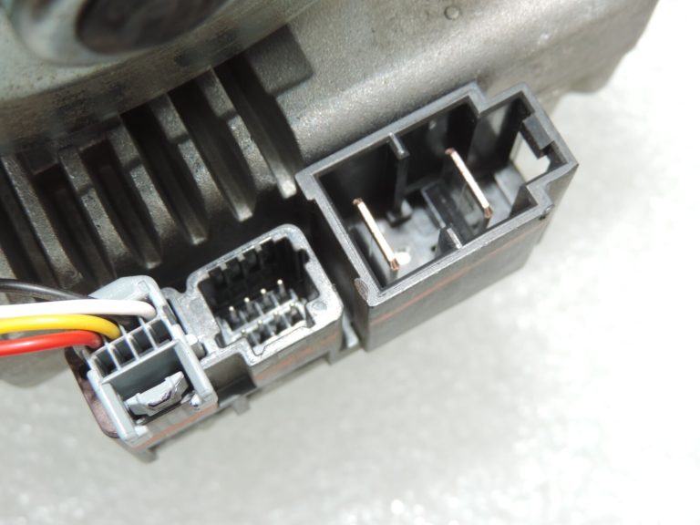 Oriģinālais Renault Captur I (J87) Stūres pastiprinātājs Stūres statnis 488105237R