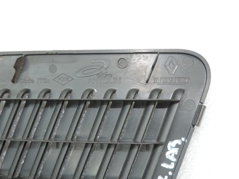 Renault Captur I (J87) Bagāžas nodalījuma vāks, labais 849505597R