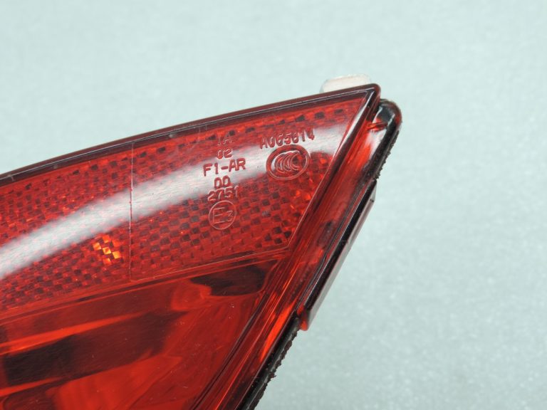 Oriģinālais Renault Captur I (J87) aizmugurējais miglas lukturis aizmugurējais kreisais 265850007R
