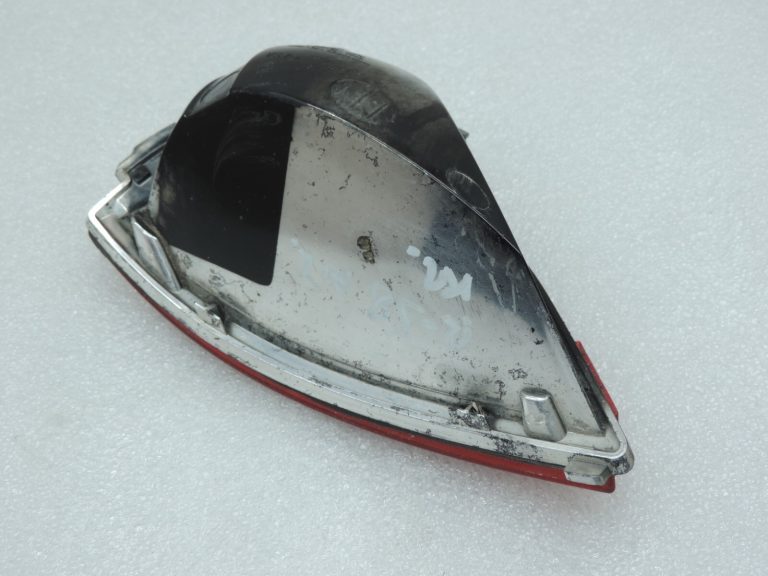 Oriģinālais Renault Captur I (J87) aizmugurējais miglas lukturis aizmugurējais kreisais 265850007R
