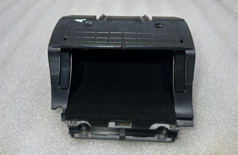 Skoda Octavia priekšējais pelnu trauks 1z2863077a