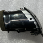 Skoda Fabia gaisa sprausla gaisa izplūdes atveres labā 5J0819702