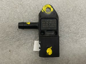 Škoda Superb III B8 3V Exhaust gas pressure sensor Boost pressure sensor 04L906051B