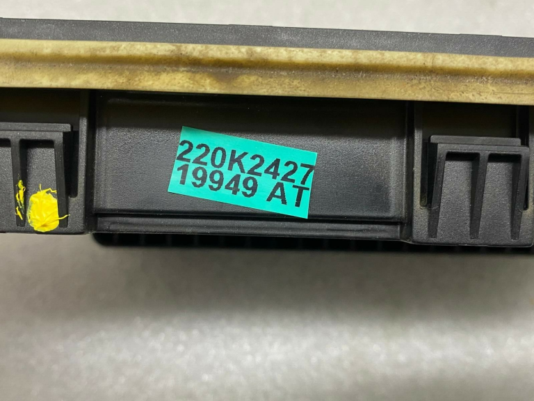 Škoda Superb III 3V aizmugurējā virsbūves ventilācijas restīte 7PP819181A