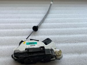 Škoda Superb III B8 3V Замок двери передней левой 6V0839016A