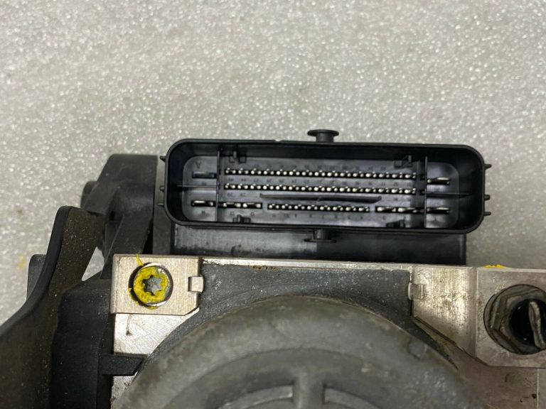 Škoda Superb III B8 3V sūkņa vadības bloks hidrauliskais bloks ABS bloks 3Q0614517AA