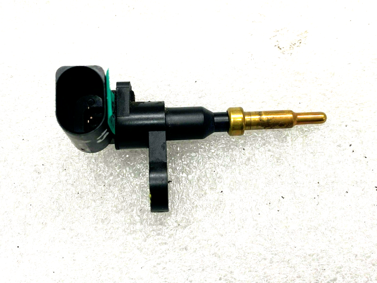 Skoda Superb III B8 3V dzesēšanas šķidruma temperatūras sensors 04E919501B