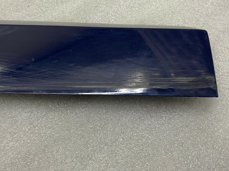 Skoda Superb III B8 3V aizmugurējās durvju moldings kreisā puse 3V0854949E