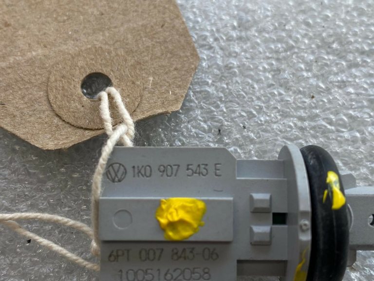Škoda Superb III B8 3V temperatūras sensors klimata sensors 1K0907543E