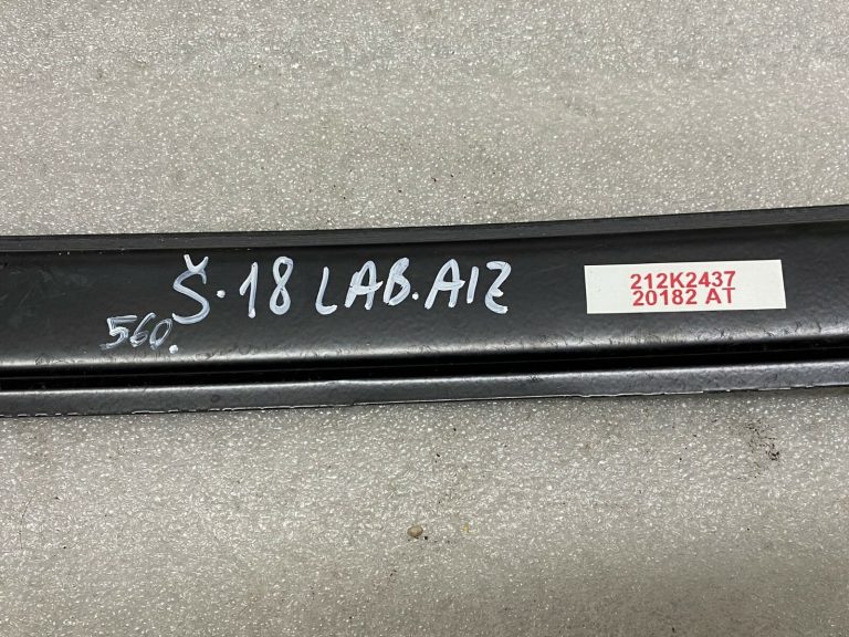 Škoda Superb III B8 3V Logu regulatora motors aizmugurējais labais 3V0839462