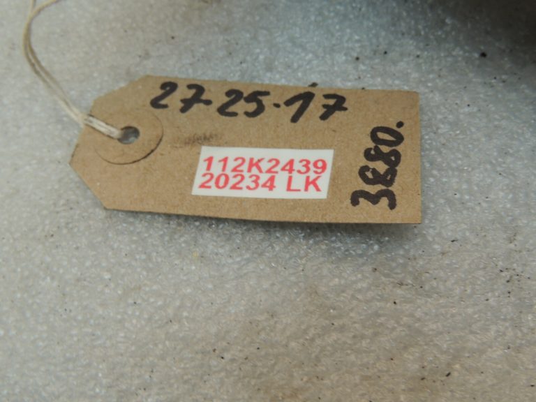 Škoda Superb III 3V Kombi 4×4 bremžu suports priekšējais labais 8V0615124D