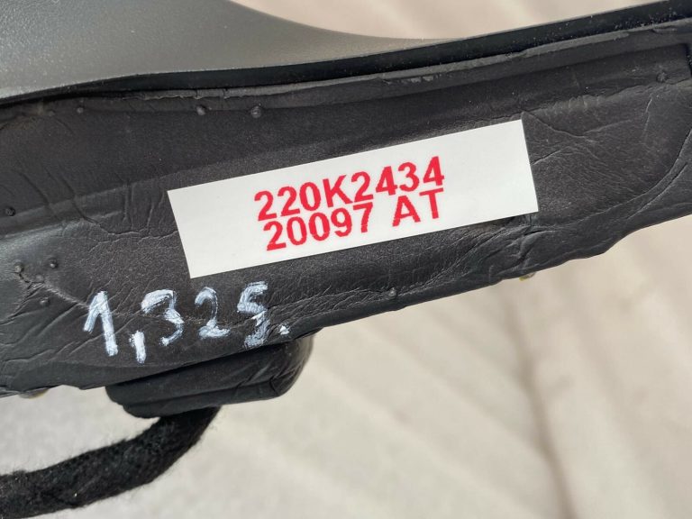 Škoda Superb III 3V Ārējais spogulis labajā pusē, elektriskais, salokāms, aptumšojošs Z5 F5A