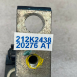 Škoda Superb III B8 3V kreisās aizmugurējās durvju eņģes 8x0831403e